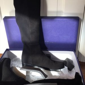 BRAND NEW Stuart Weitzman suede boots